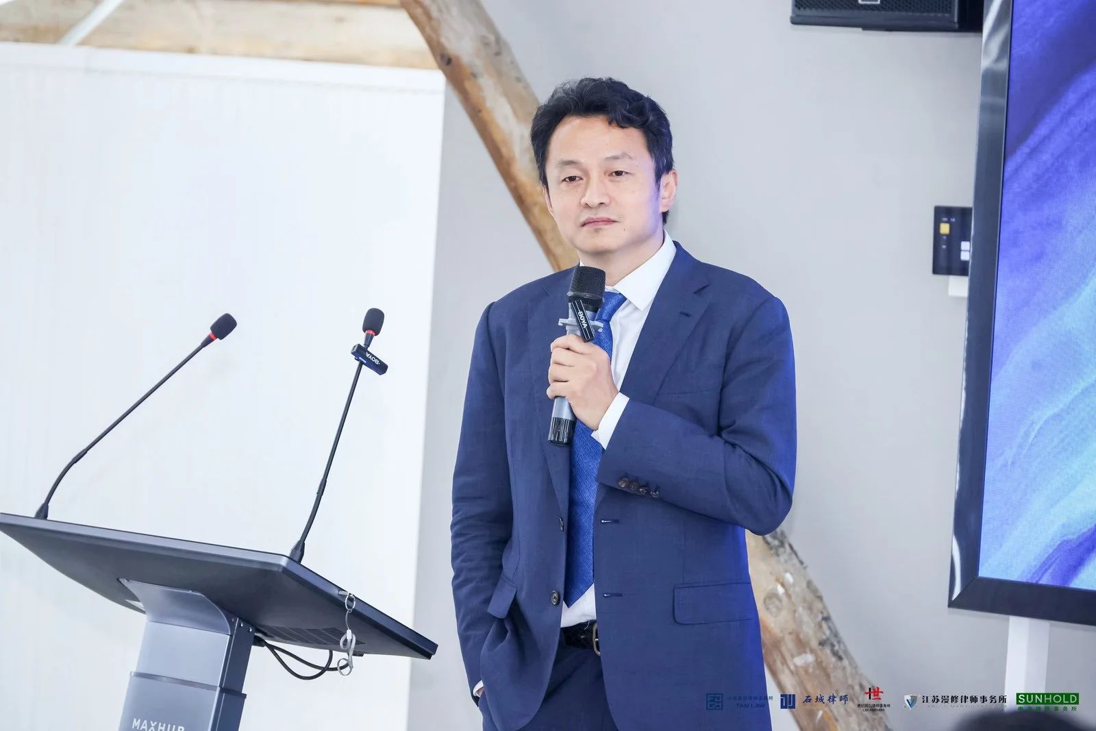 1747028752350179.jpg 4c21d46fd558525edeef314d36cafd0e.jpg